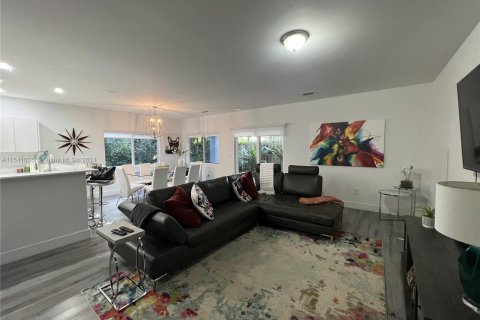 Adosado en venta en Pompano Beach, Florida, 3 dormitorios, 183.02 m2 № 1035309 - foto 7
