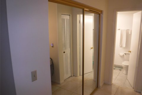 Condo in Lauderhill, Florida, 1 bedroom  № 1021945 - photo 12