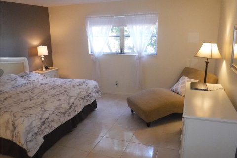 Condo in Lauderhill, Florida, 1 bedroom  № 1021945 - photo 18