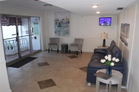 Copropriété à vendre à Lauderhill, Floride: 1 chambre, 86.21 m2 № 1021945 - photo 3