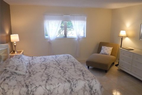 Condo in Lauderhill, Florida, 1 bedroom  № 1021945 - photo 8