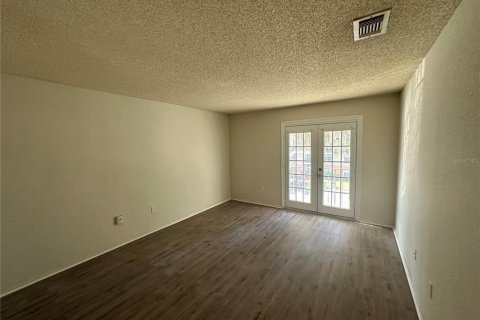 Commercial property in Orlando, Florida 17 bedrooms, 125.23 sq.m. № 1373502 - photo 28