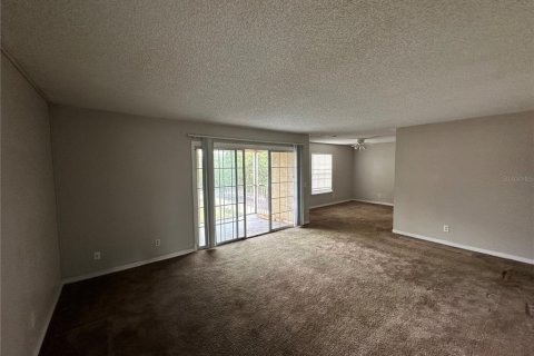 Immobilier commercial à vendre à Orlando, Floride: 17 chambres, 125.23 m2 № 1373502 - photo 2