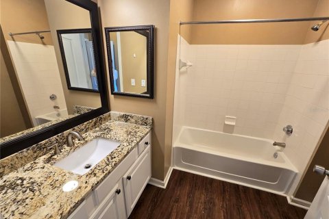 Condo in Tampa, Florida, 2 bedrooms  № 1360841 - photo 25