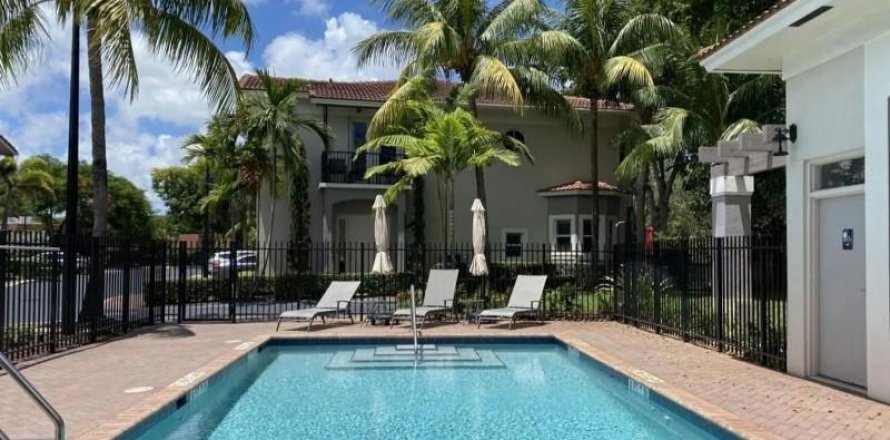 Townhouse in Delray Beach, Florida 4 bedrooms, 252.88 sq.m. № 1020091