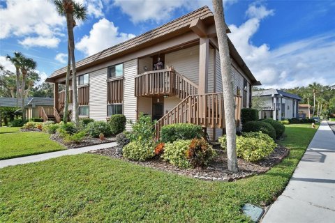 Condo in DeLand, Florida, 2 bedrooms  № 1428824 - photo 1