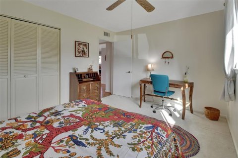 Condo in DeLand, Florida, 2 bedrooms  № 1428824 - photo 18