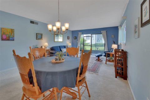 Condo in DeLand, Florida, 2 bedrooms  № 1428824 - photo 4