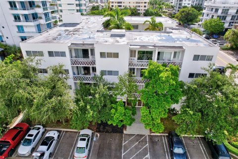 Condo in Bay Harbor Islands, Florida, 1 bedroom  № 1325229 - photo 26