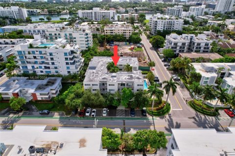 Condominio en venta en Bay Harbor Islands, Florida, 1 dormitorio, 71.07 m2 № 1325229 - foto 27