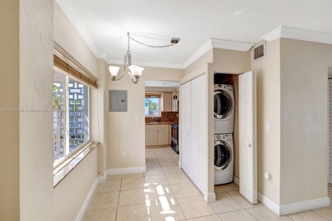 Condominio en venta en Bay Harbor Islands, Florida, 1 dormitorio, 71.07 m2 № 1325229 - foto 8