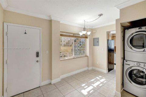 Condo in Bay Harbor Islands, Florida, 1 bedroom  № 1325229 - photo 4