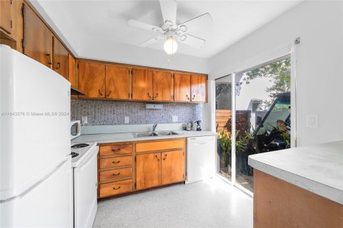 Terreno en venta en Hollywood, Florida № 1325226 - foto 18