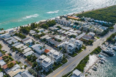 Terreno en venta en Hollywood, Florida № 1325226 - foto 29