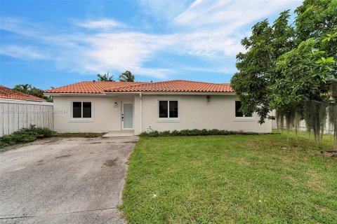 Villa ou maison à vendre à Palmetto Bay, Floride: 4 chambres, 138.05 m2 № 1358863 - photo 15