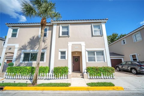 Adosado en venta en Coral Springs, Florida, 3 dormitorios, 142.05 m2 № 1358862 - foto 1