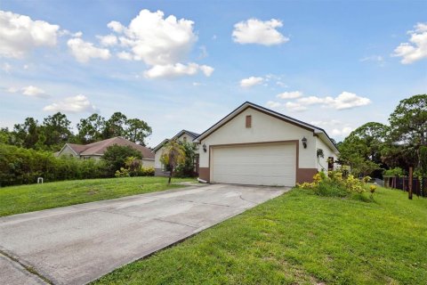 Villa ou maison à vendre à Palm Bay, Floride: 3 chambres, 158.21 m2 № 1343544 - photo 2