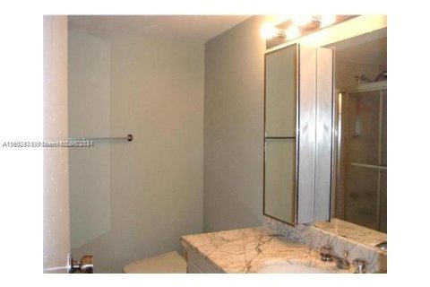 Condo in Hollywood, Florida, 1 bedroom  № 1224981 - photo 18