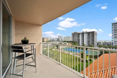 Condo in Fort Lauderdale, Florida, 2 bedrooms  № 1040714 - photo 14