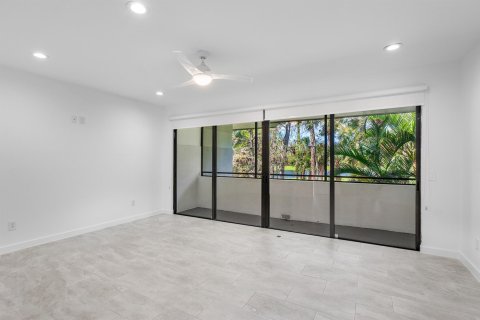 Villa ou maison à vendre à West Palm Beach, Floride: 2 chambres, 175.68 m2 № 1076831 - photo 25