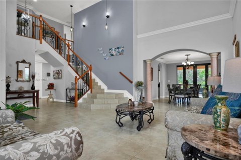Casa en venta en Cutler Bay, Florida, 5 dormitorios, 366.5 m2 № 1054243 - foto 9