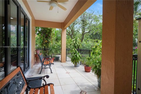 Villa ou maison à vendre à Cutler Bay, Floride: 5 chambres, 366.5 m2 № 1054243 - photo 29