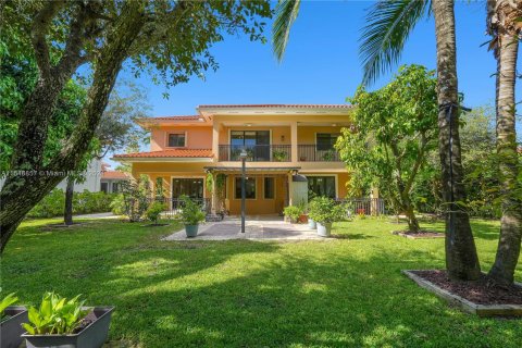 Villa ou maison à vendre à Cutler Bay, Floride: 5 chambres, 366.5 m2 № 1054243 - photo 4
