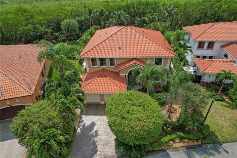 Casa en venta en Cutler Bay, Florida, 5 dormitorios, 366.5 m2 № 1054243 - foto 2