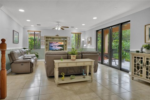 Villa ou maison à vendre à Cutler Bay, Floride: 5 chambres, 366.5 m2 № 1054243 - photo 15
