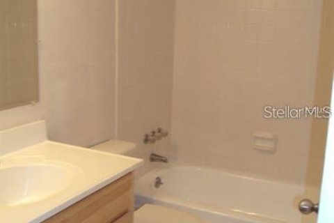 Condo in Largo, Florida, 1 bedroom  № 1370126 - photo 8