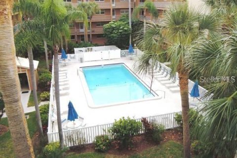 Condominio en alquiler en Largo, Florida, 1 dormitorio, 69.4 m2 № 1370126 - foto 2