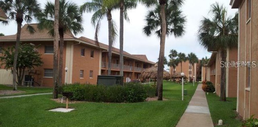 Condominio en Largo, Florida, 1 dormitorio  № 1370126