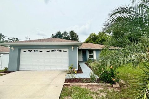 Casa en venta en Zephyrhills, Florida, 4 dormitorios, 153.29 m2 № 1370127 - foto 1