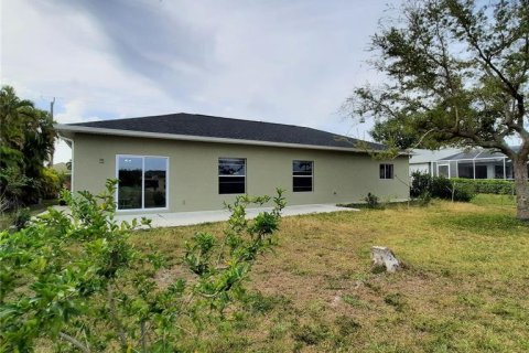 House in Cape Coral, Florida 3 bedrooms, 172.8 sq.m. № 1051888 - photo 9
