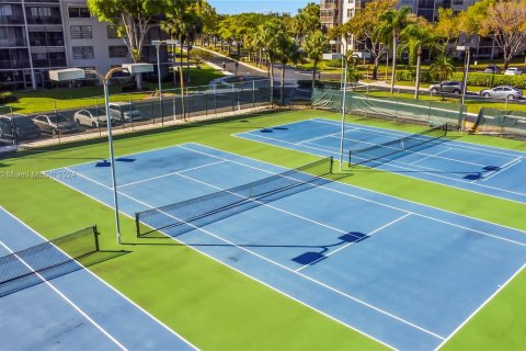 Condo in Pembroke Pines, Florida, 1 bedroom  № 1327976 - photo 28