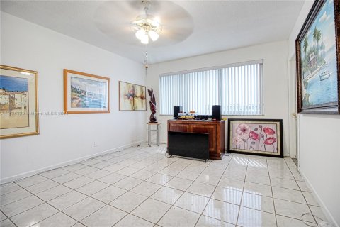 Copropriété à vendre à Hollywood, Floride: 1 chambre, 67.54 m2 № 1272742 - photo 6