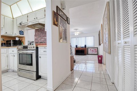 Copropriété à vendre à Hollywood, Floride: 1 chambre, 67.54 m2 № 1272742 - photo 4