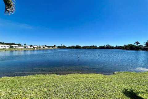 Condo in Hollywood, Florida, 1 bedroom  № 1272742 - photo 28