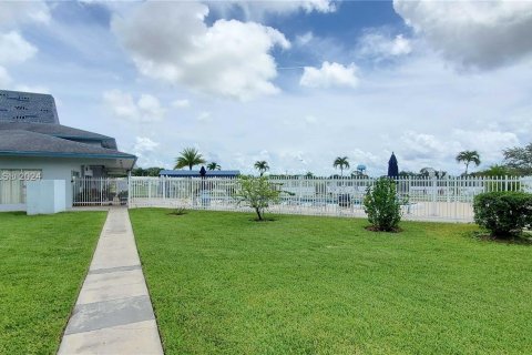 Copropriété à vendre à Hollywood, Floride: 1 chambre, 67.54 m2 № 1272742 - photo 15