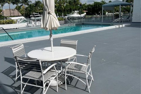 Condominio en venta en Bay Harbor Islands, Florida, 2 dormitorios, 137.5 m2 № 1237789 - foto 7