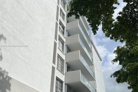 Condominio en venta en Bay Harbor Islands, Florida, 2 dormitorios, 137.5 m2 № 1237789 - foto 4