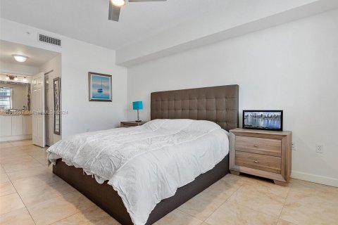 Купить кондоминиум в Холливуд, Флорида 2 спальни, 112.41м2, № 1237358 - фото 4