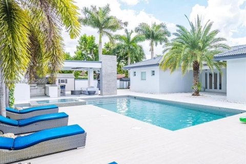 Villa ou maison à vendre à Sweetwater, Floride: 5 chambres, 266.44 m2 № 1047062 - photo 12