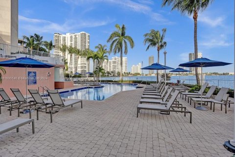 Copropriété à vendre à Aventura, Floride: 3 chambres, 197.88 m2 № 1210025 - photo 9