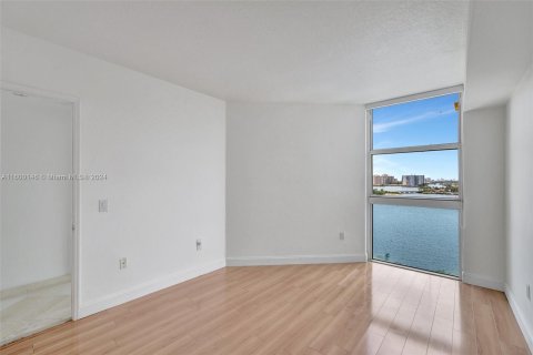 Condo in Aventura, Florida, 3 bedrooms  № 1210025 - photo 30