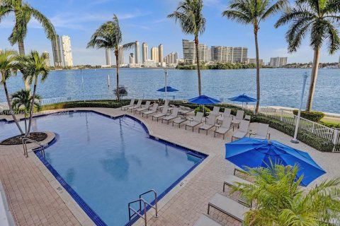 Condo in Aventura, Florida, 3 bedrooms  № 1210025 - photo 10