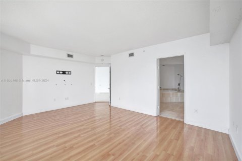 Condo in Aventura, Florida, 3 bedrooms  № 1210025 - photo 24