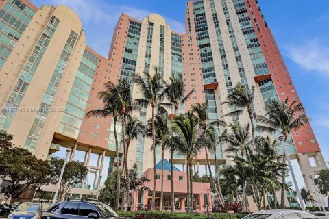 Condominio en venta en Aventura, Florida, 3 dormitorios, 197.88 m2 № 1210025 - foto 18