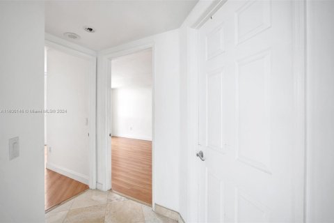 Condo in Aventura, Florida, 3 bedrooms  № 1210025 - photo 29