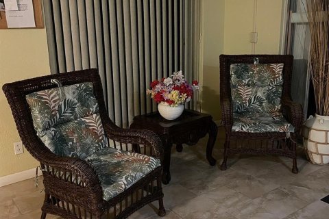 Condo in Lauderhill, Florida, 1 bedroom  № 1222759 - photo 2